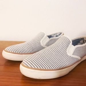 Margaritaville Shoes Size 9